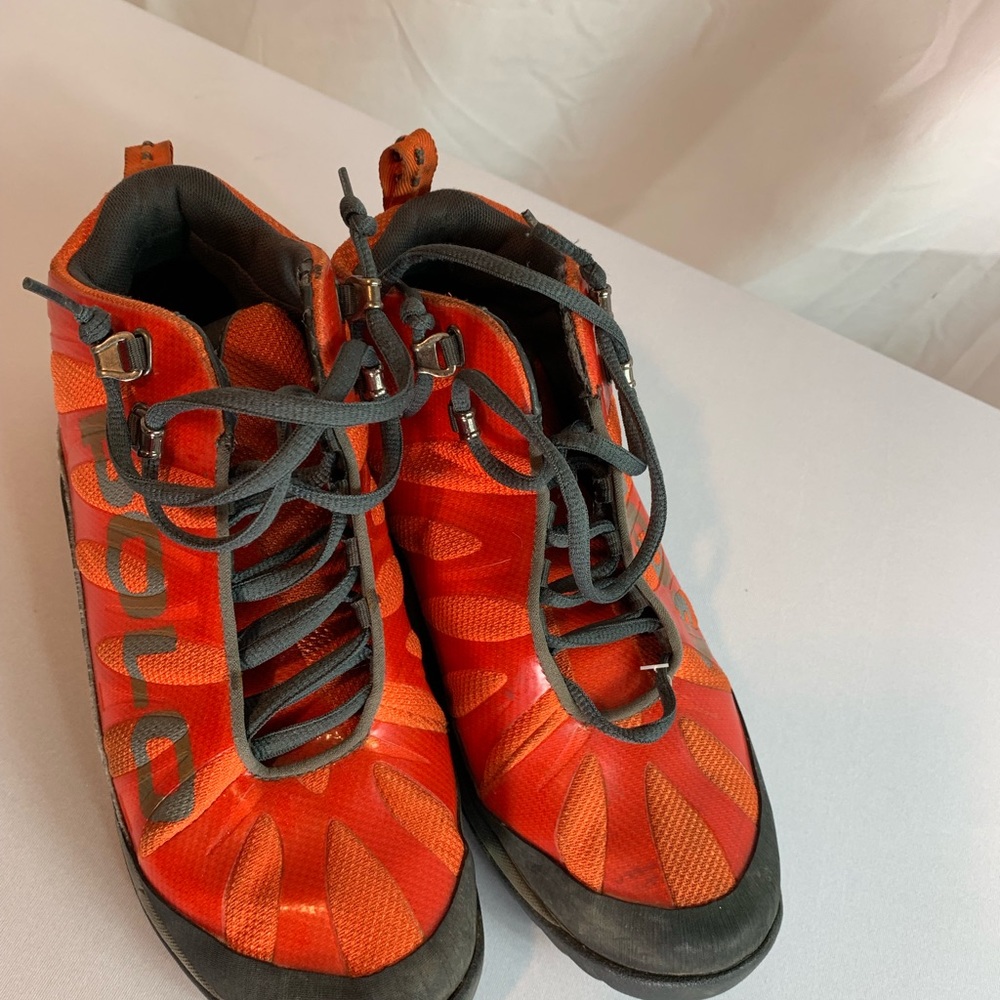 Used polo sneakers